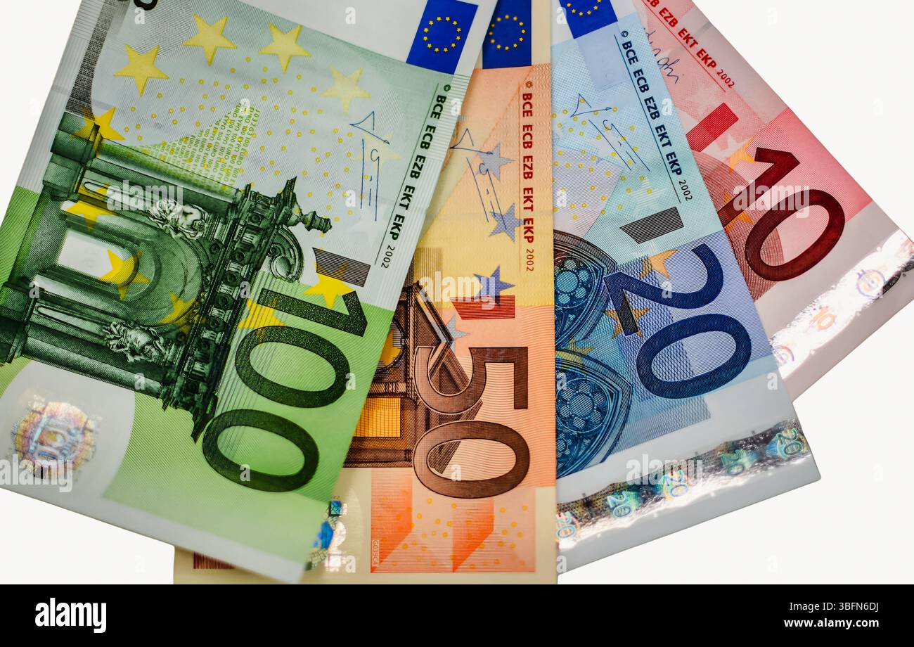 Farbenfroher Fan von Euro-Banknoten mit 10-, 20-, 50- und 100-Euro-Scheinen – European Currency Display for Financial Concepts. Stock-Foto Stockfoto