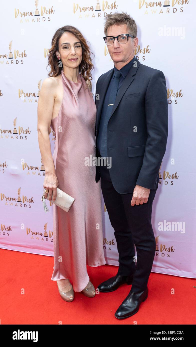 1. Juni 2025, New York, New York, USA: Annie Parisse und Paul Sparks nehmen am 1. Juni 2025 an den Drama Desk Awards der NYU Skirball in New York Teil. (Kreditbild: © Lev Radin/Pacific Press via ZUMA Press Wire) NUR REDAKTIONELLE VERWENDUNG! Nicht für kommerzielle ZWECKE! Stockfoto