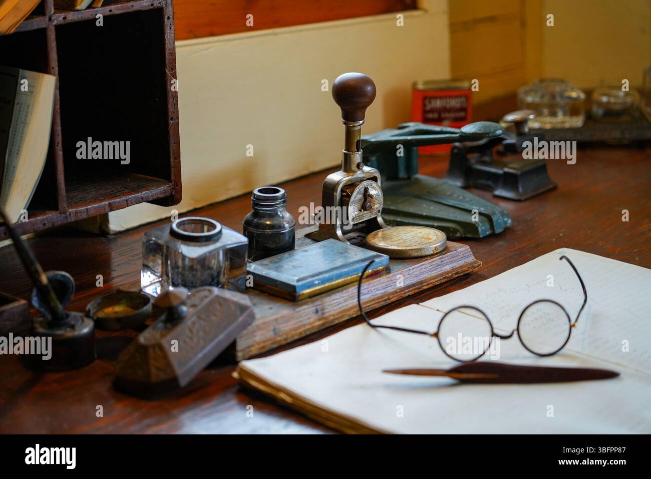 Briefmarke im Postraum auf dem SS Moyie Raddampfer in Kaslo am Westufer des Kootenay Lake in British Columbia, Kanada Stockfoto