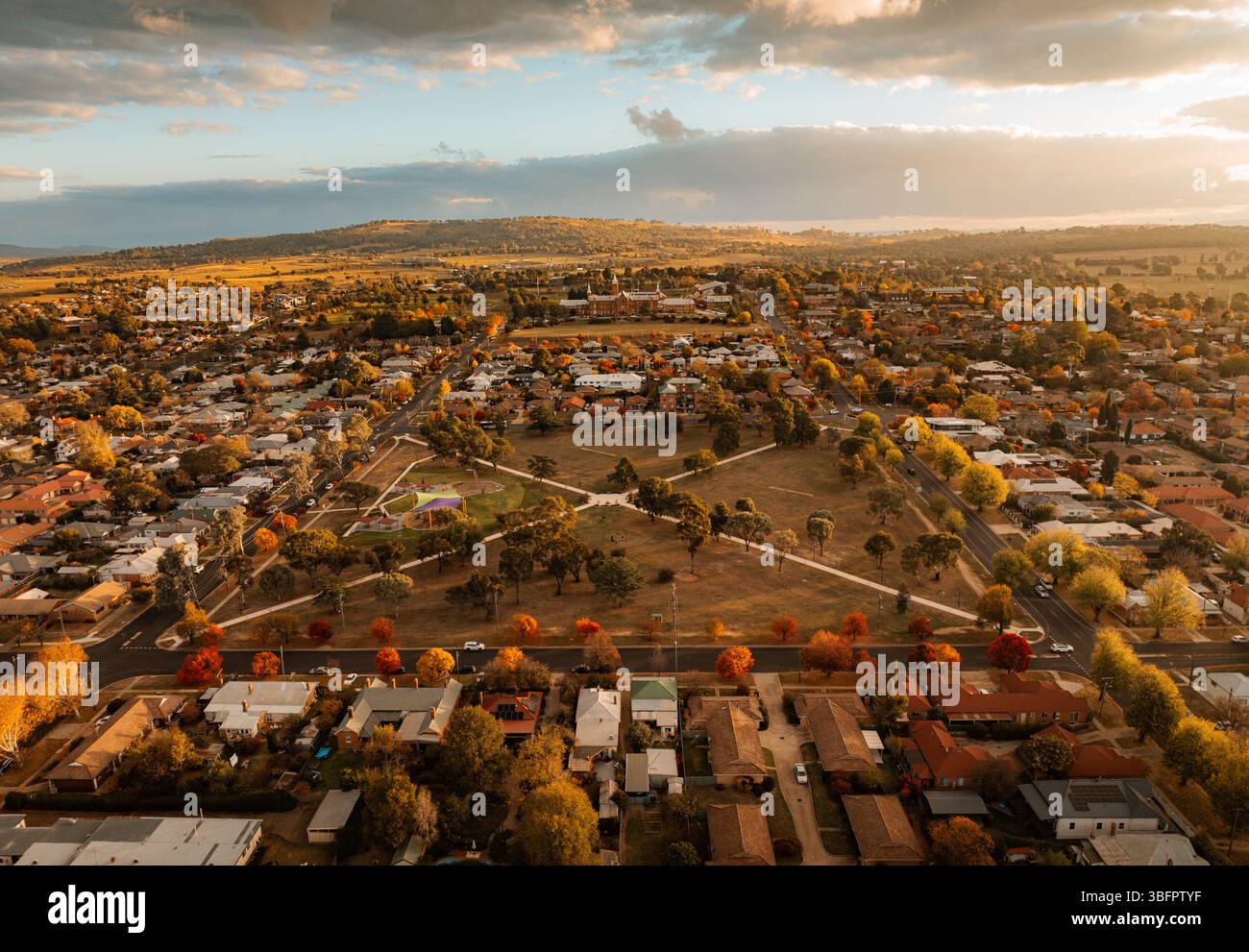 outback Town Australien im Herbst Stockfoto