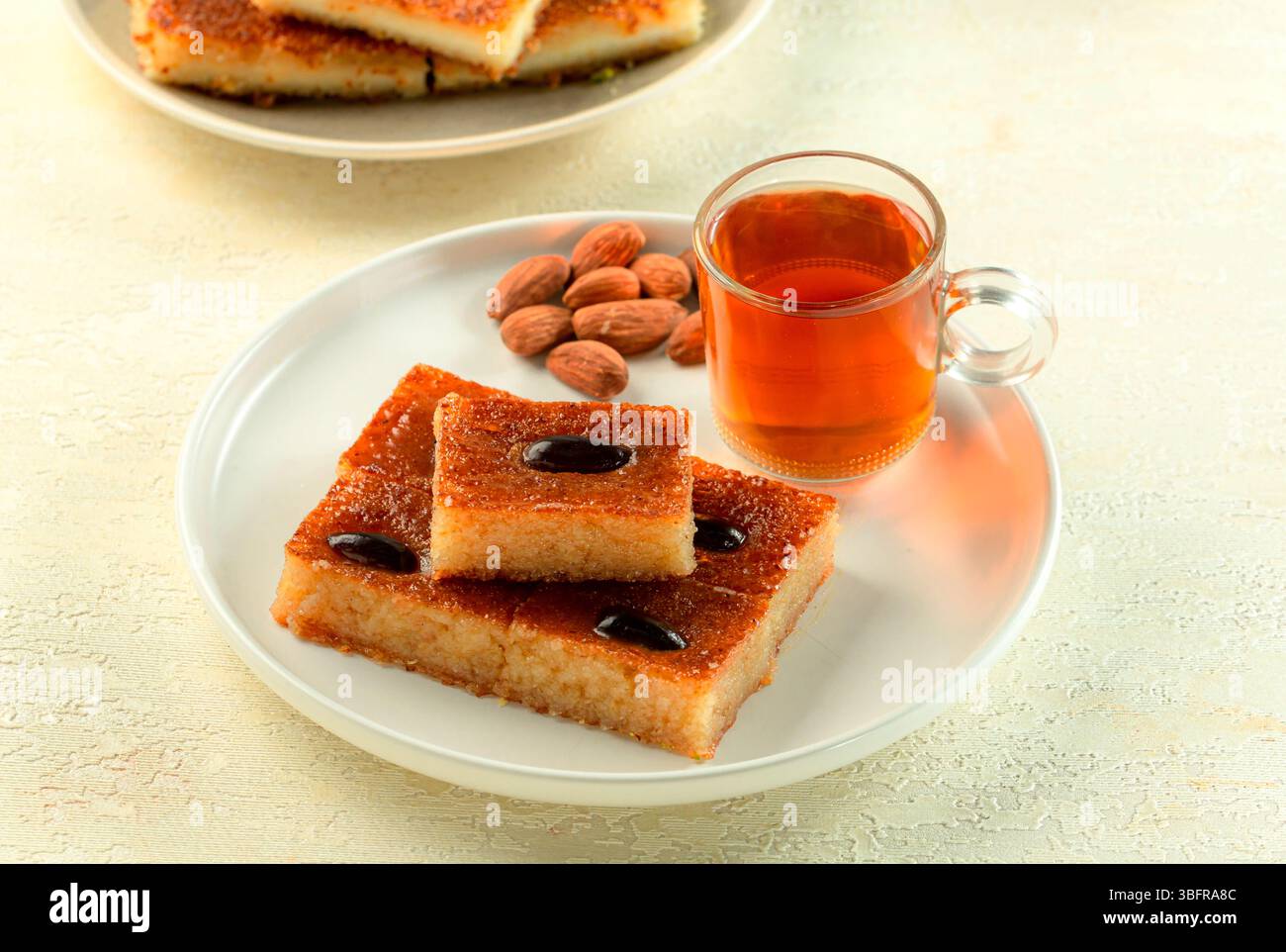 Namoura-Dessert, traditionelles Nahost-Süßes mit Ghee Stockfoto