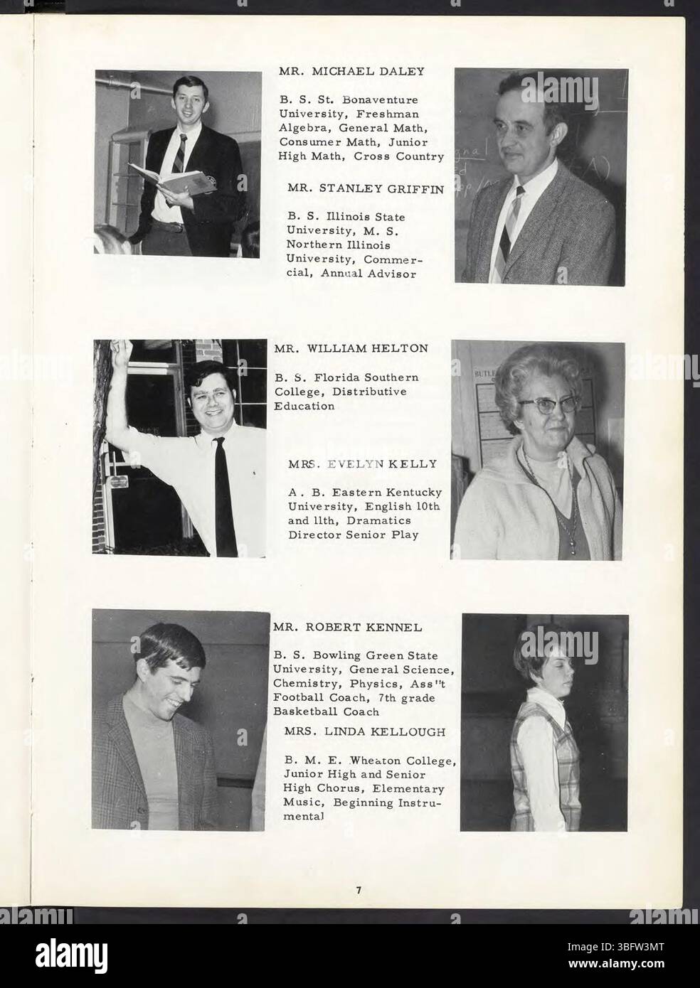 Diese Seite aus dem Jahrbuch der Seven Mile School 1970 enthält Fotos von Schülern und Lehrkräften sowie Highlights der Veranstaltungen und Aktivitäten der Schule. Stockfoto