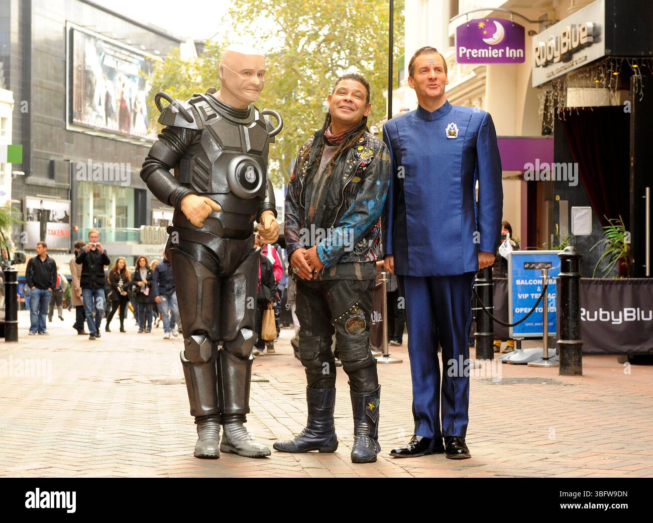 Craig Charles, Chris Barrie und Robert Llewellyn beim Photocall zum Start von „Red Dwarf X“ in London am 03. Oktober 2012 Stockfoto