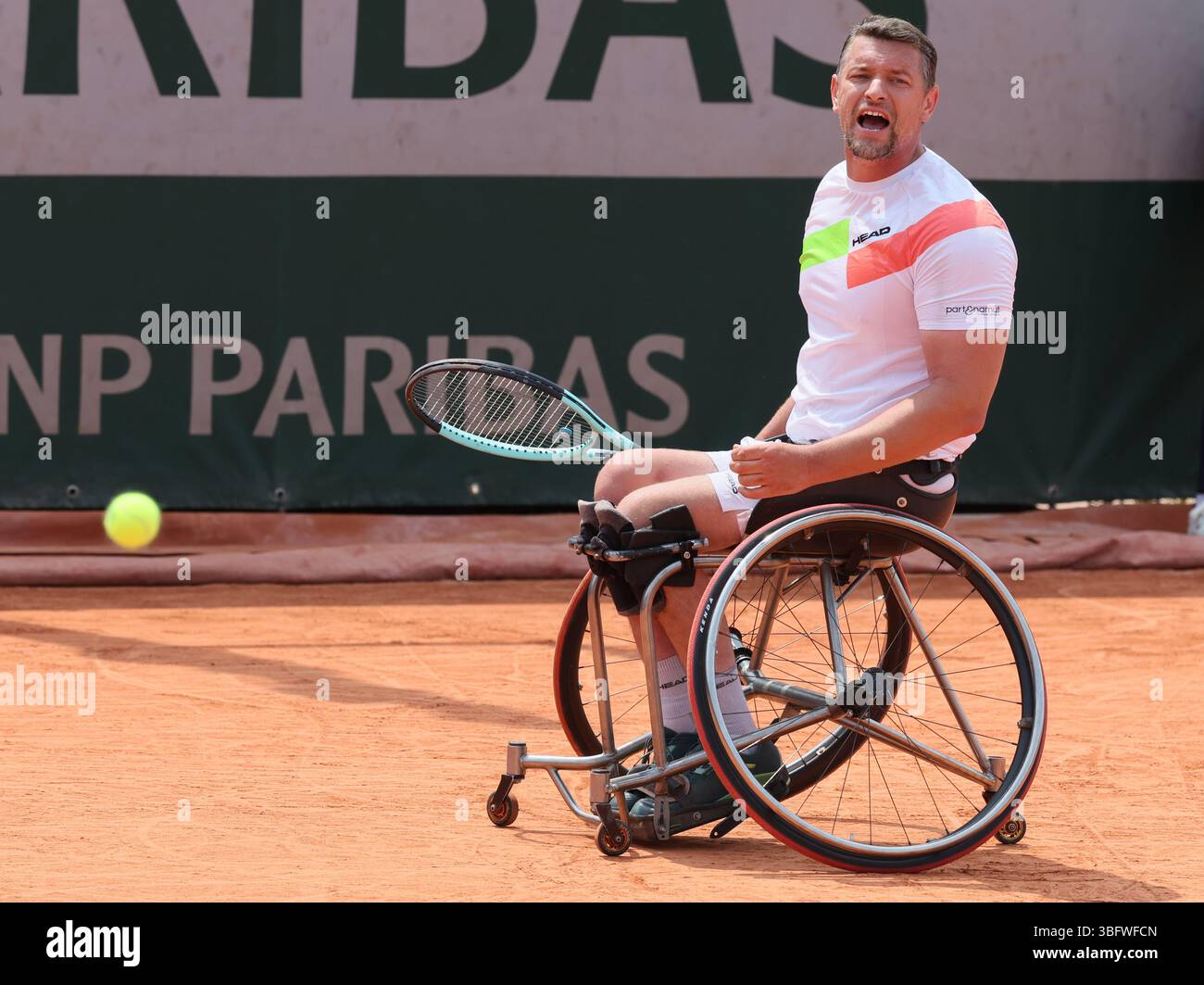 Paris, Frankreich. Juni 2025. Der belgische Joachim Gerard wurde während eines einfachen Tennisspiels zwischen dem belgischen Gerard und dem Holländer Spaargaren im Simple der Männer beim Rollstuhl-Tennis-Turnier Roland Garros in Paris dargestellt. Die 2025er Ausgabe von Roland Garros findet vom 25. Mai bis 8. Juni 2025 statt. BELGA FOTO BENOIT DOPPAGNE Credit: Belga News Agency/Alamy Live News Stockfoto