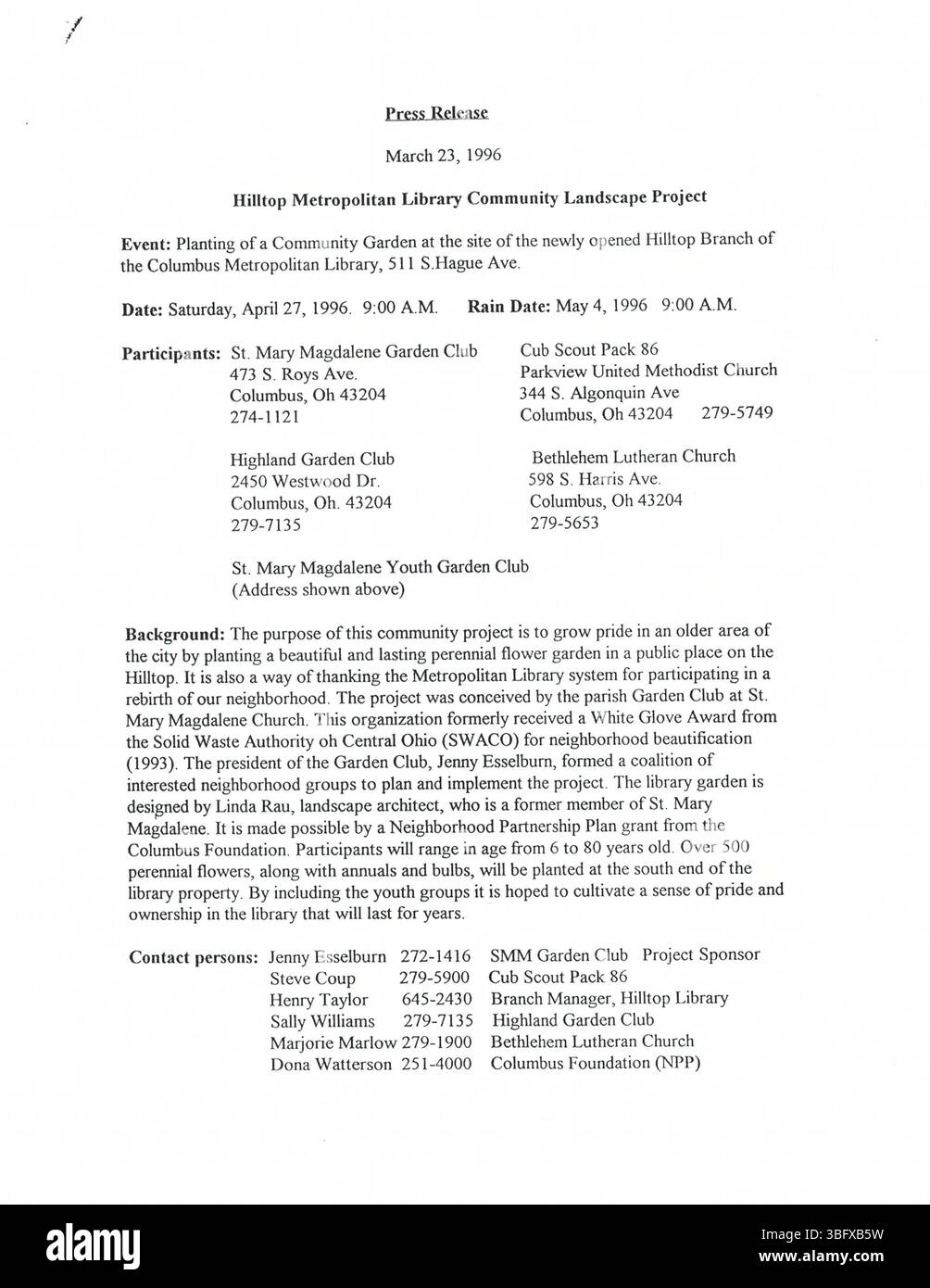 Seite 33 berichtet über die Schließung von Bibliotheken für Feiertage, die Aktualisierung der Anmeldeverfahren für Programme und die Anerkennung von Freiwilligen. Stockfoto