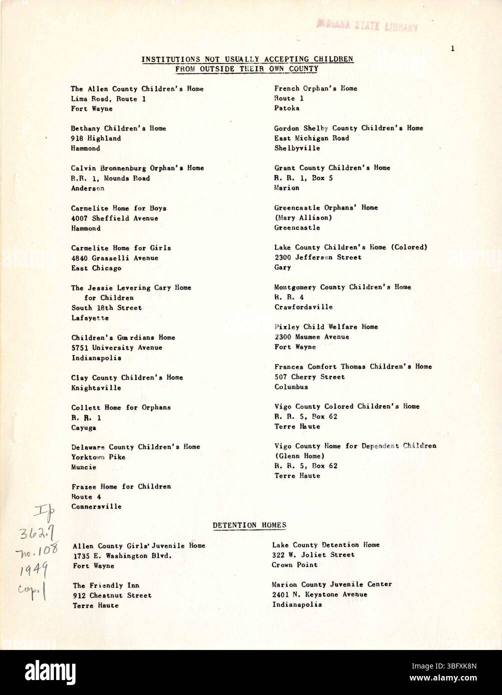 Dies ist ein Verzeichnis aus dem Jahr 1949, das Kinderbetreuungseinrichtungen in Indiana auflistet, erstellt von der Children's Division des Indiana Department of Public Welfare. Es enthält Informationen über verschiedene Einrichtungen, die Kindern in Not dienen. Stockfoto