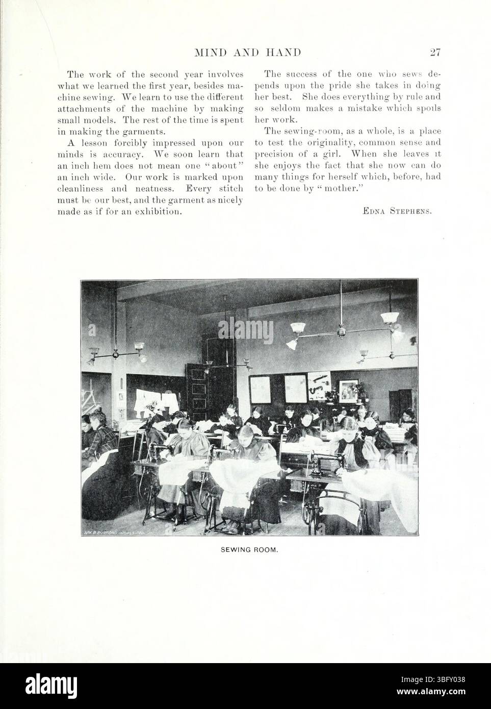 Diese Seite von *Mind and Hand*, Mai 1898, Band 4, Nummer 1, bietet zusätzliche Perspektiven zur Integration von Theorie und Praxis in die Bildung. Sie zeigt auf, wie die Kombination von intellektuellen und praktischen Ansätzen der Entwicklung der Schüler zugute kommt und aktives Lernen fördert. Stockfoto