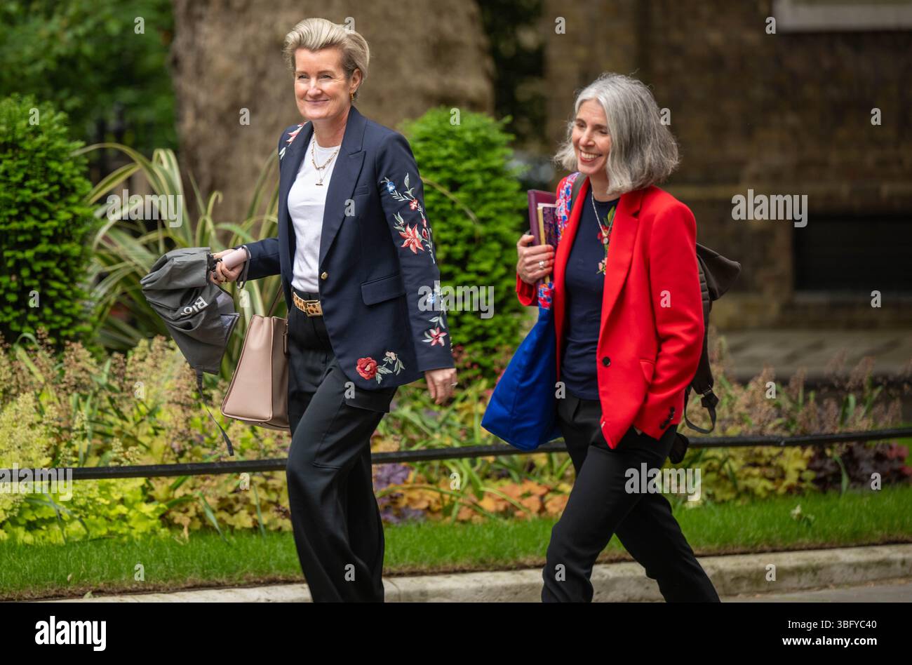 Martha Lane Fox, Baroness Lane-Fox aus Soho, britische Geschäftsfrau, Philanthropin und Beamte. Sie war Mitbegründerin von Last Minute während des Dotcom-Booms Anfang der 2000er Jahre und war in der Folge für digitale Projekte im öffentlichen Dienst tätig. Sie sitzt in den Vorständen von WeTransfer und Chanel und ist Trustee des Queen's Commonwealth Trust. Zuvor war sie Mitglied des Vorstands von Channel 4. In Downing Street London, Großbritannien Stockfoto