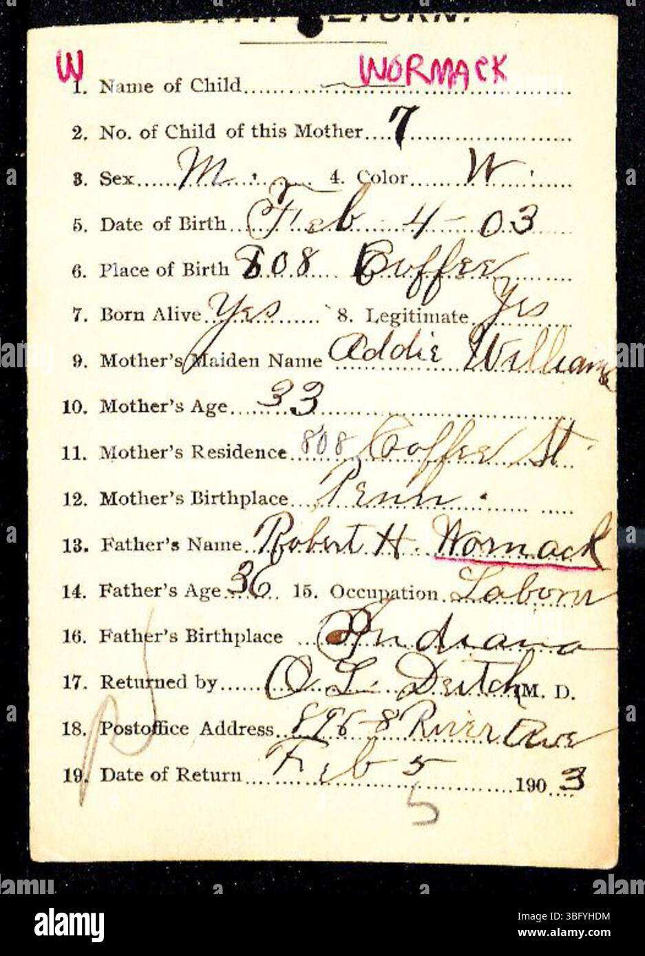 Das Dokument enthält Geburtsurkunden von Marion County, Indiana, die zwischen 1882 und 1907 von Hebammen und Ärzten eingereicht wurden. Das Gesundheitsministerium erhielt diese Rückgaben, nach denen Geburtsurkunden ausgestellt wurden. Diese Datensätze sind alphabetisch nach Nachnamen sortiert und können aufgrund schlechter Handschrift Fehler enthalten. Geburtsurkunden für die aufgeführten Personen können vom Marion County Health Department erhalten werden. Stockfoto