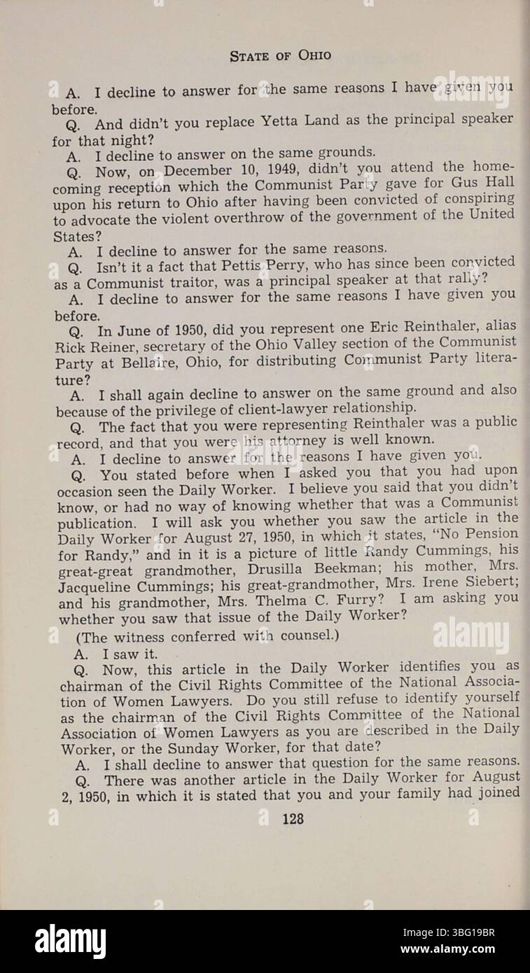 Dieser Teil des Berichts enthält weitere Aussagen von Personen, die während des Zeitraums 1953-1954 von der UN-amerikanischen Aktivitätenkommission in Ohio befragt wurden. Es unterstreicht die Rolle des Staates in den nationalen antikommunistischen Bemühungen und dient als wichtiges historisches Dokument über politische Untersuchungen und Kriegsangst in der Ära des frühen Kalten Krieges. Stockfoto