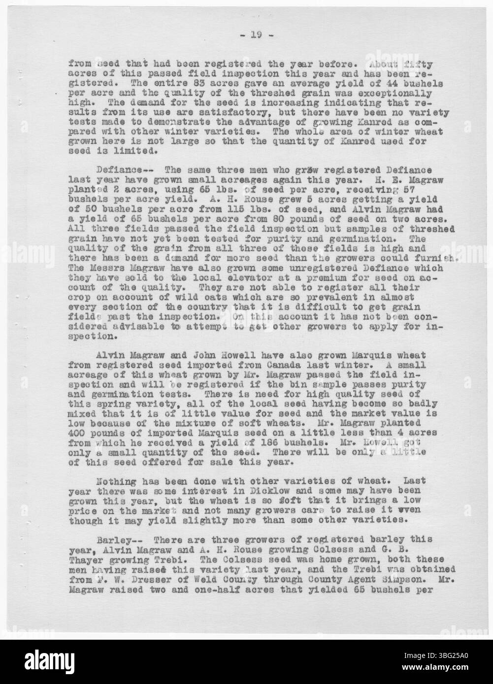 Auf dieser Seite des Berichts von 1927 werden die Erweiterungsdienste vorgestellt, die im Montrose County unter der Leitung von County Extension Agent H.A. Ireland angeboten werden, wobei der Schwerpunkt auf der Ausbildung in der Landwirtschaft und der Unterstützung durch die Gemeinschaft liegt. Stockfoto