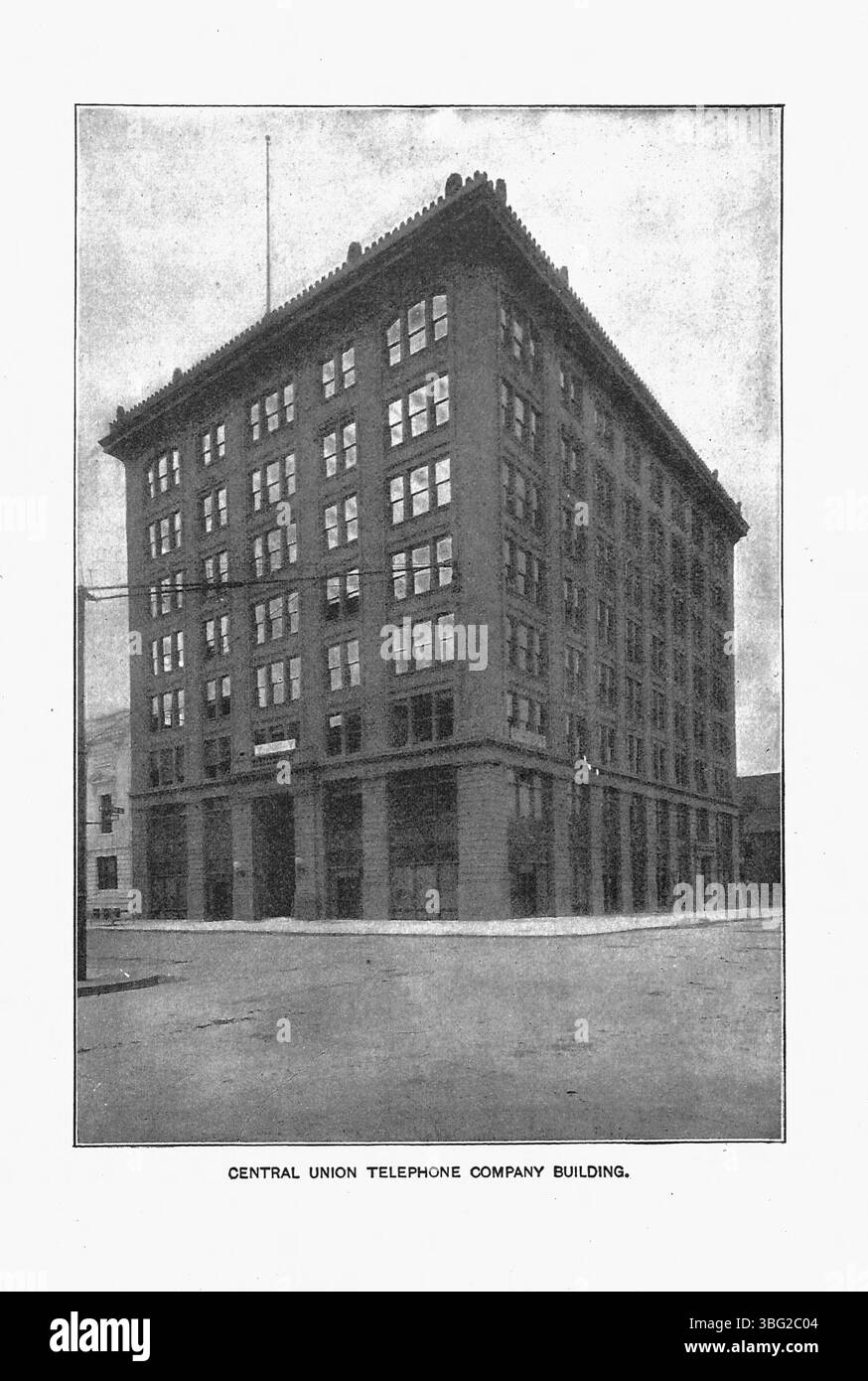 Seite 166 des Hyman's Handbook of Indianapolis von 1907 bietet detaillierte Informationen über die Geschichte der Stadt, unterstützt durch mehr als 300 fotografische Illustrationen. Das Buch enthält einen Index und wird von Max R. Hyman herausgegeben. Stockfoto