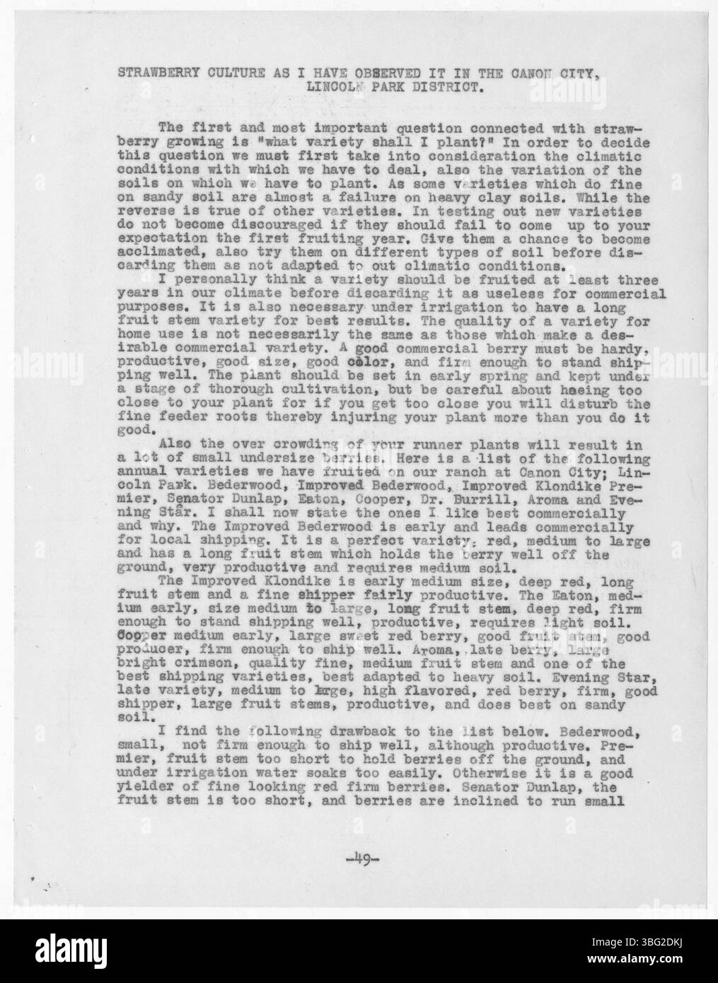 In diesem Abschnitt des Jahresberichts 1927 für Fremont County wird der Schwerpunkt des Extension Service auf landwirtschaftliche Produktivität und Gesundheit in der Gemeinde erläutert. Paul L. Smithers gibt Einblicke in die Fortschritte des Jahres und behandelt Herausforderungen und Lösungen in der lokalen Landwirtschaft und Bildung. Stockfoto