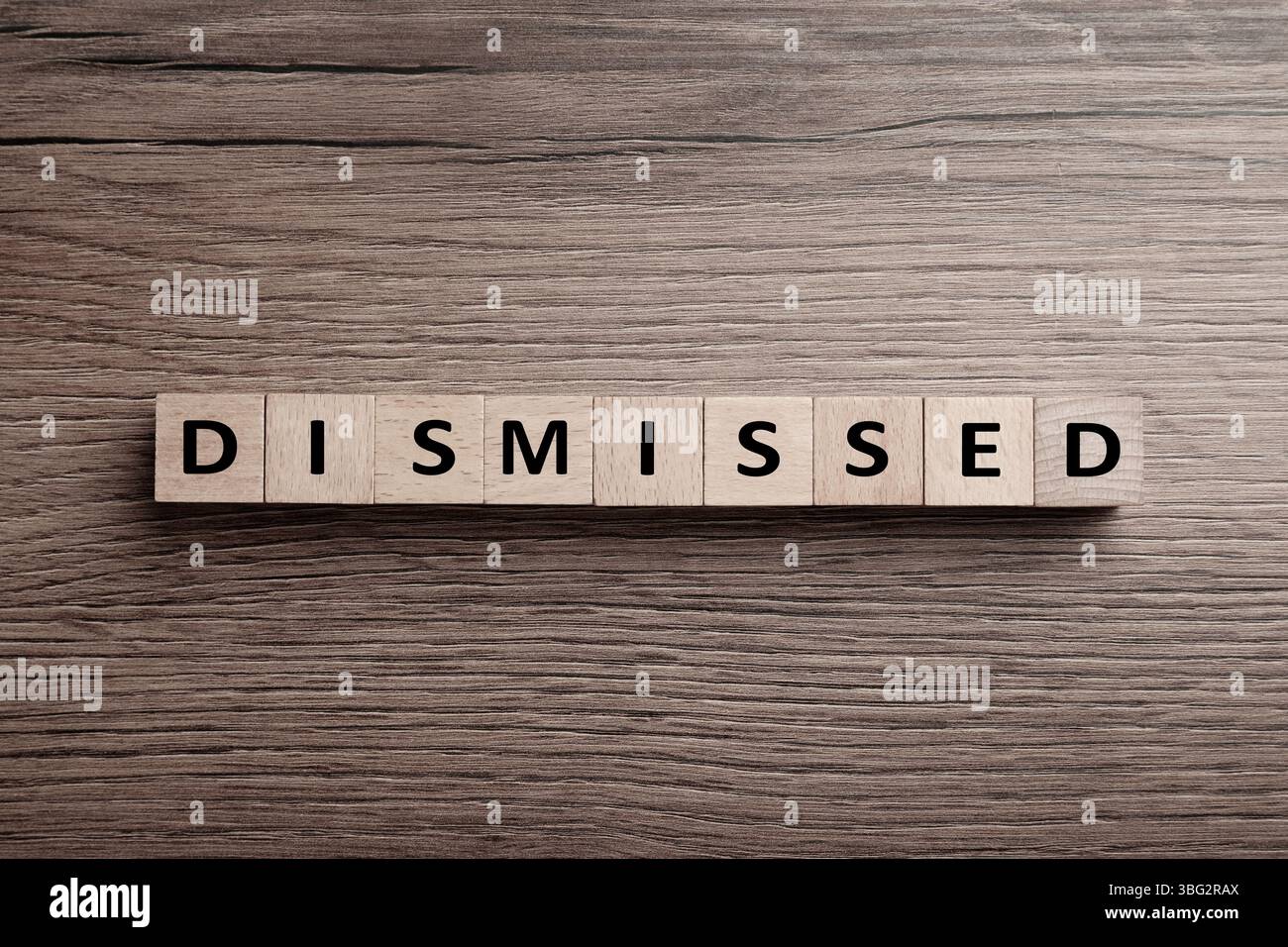 Wort aus Würfeln auf hölzernem Hintergrund, Draufsicht Stockfoto