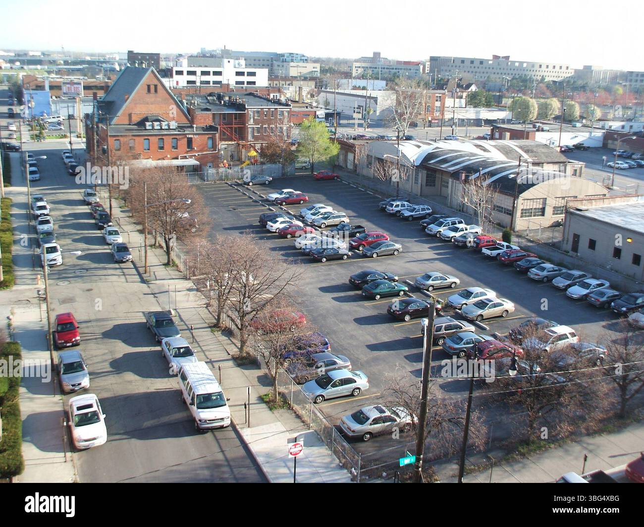 Luftaufnahmen der East Gay Street, aufgenommen am 17. April 2009, mit Blick nach Westen und Norden. Zu den Gebäuden gehören das Continental Centre, das Ohio Bell Building und die Büros von Stewart Jaffy & Associates. Der Bau der Nachbarschaft Launch Condominiums ist auf der Nordseite der Gay Street zu sehen. Stockfoto