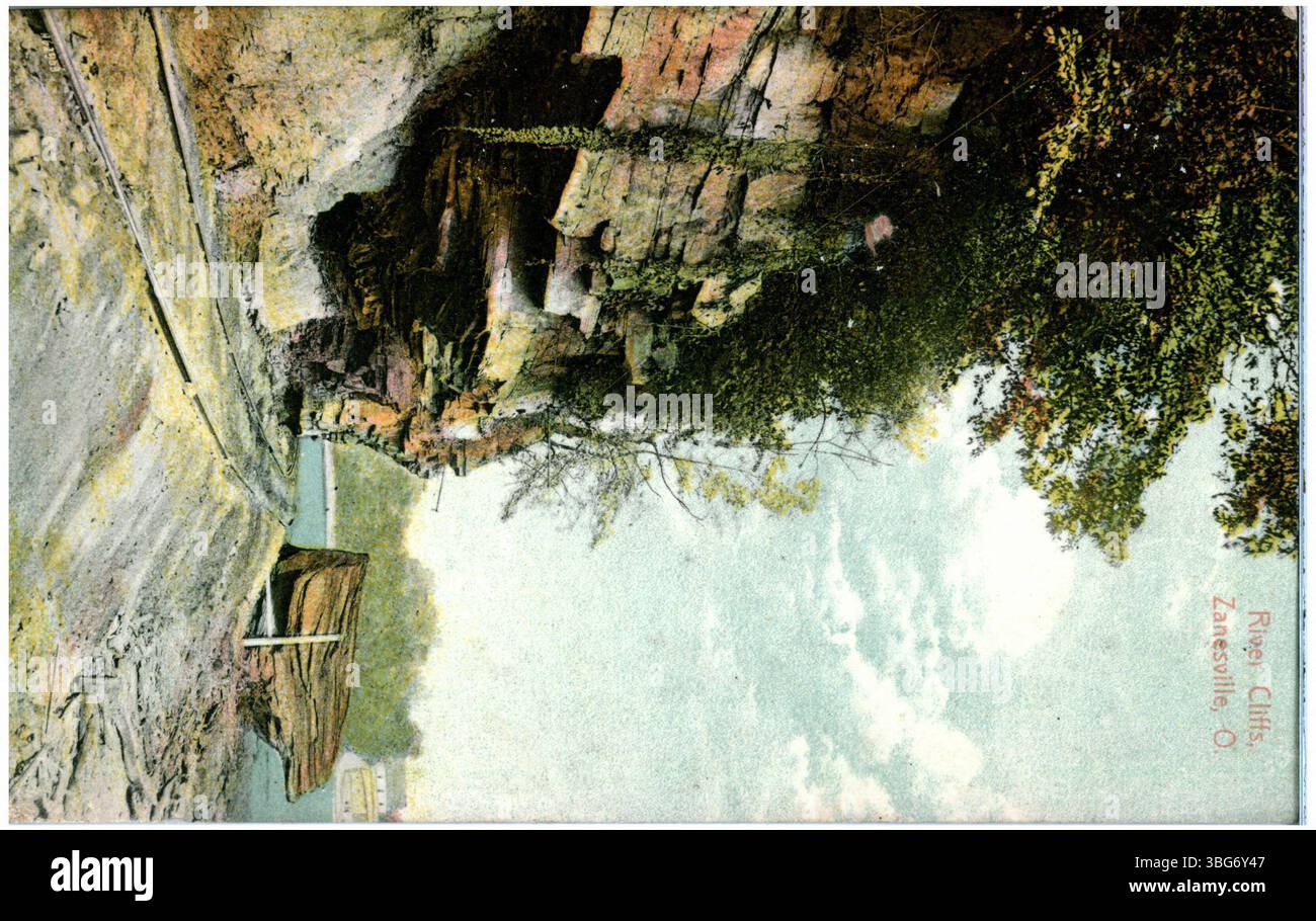 Eine farbige Ansicht aus dem Jahr 1910, die Eisenbahngleise zwischen Black Hand Cliffs und dem Licking River bei Zanesville, Ohio, zeigt. Stockfoto