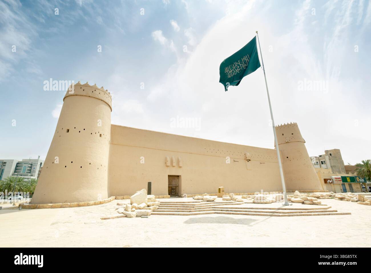 Masmak-Festung schwenkt die saudische Flagge in Riad, Saudi-Arabien Stockfoto