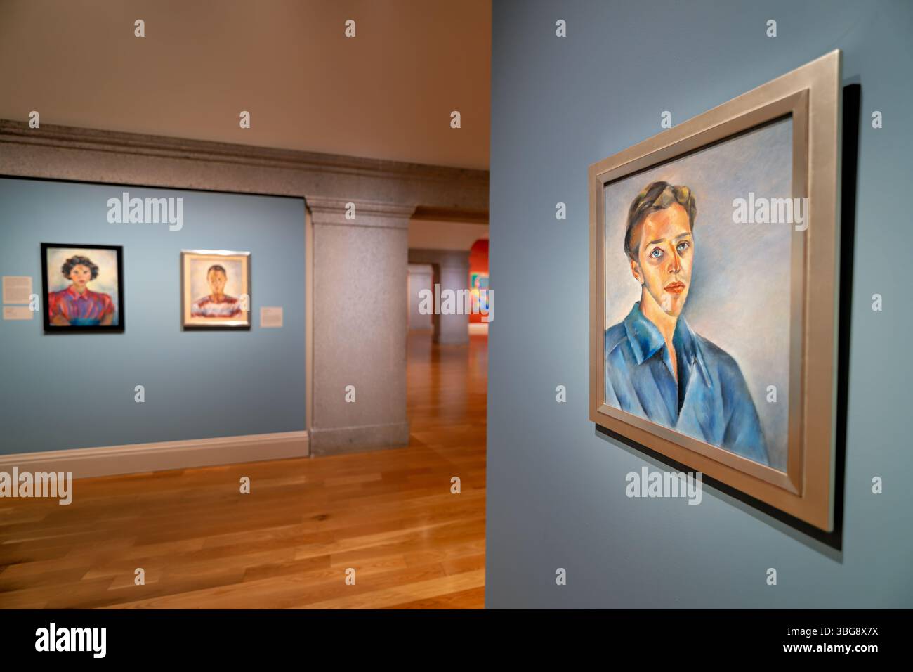 WASHINGTON, D.C. — Ein Ölporträt mit dem Titel „Portrait of Bill Ford“ des japanischen amerikanischen Künstlers Miki Hayakawa aus dem Jahr 1946 wird im Smithsonian American Art Museum als Teil der Ausstellung „Pictures of Zugehörig“ ausgestellt. Das Gemälde zeigt William Ford, einen Künstlerkollegen und engen Freund aus Hayakawas Zeit in Santa Fe, New Mexico, wo sie 1942 umzog, um eine Inhaftierung gemäß Executive Order 9066 zu vermeiden. Dieser Befehl zwang japanische Amerikaner während des Zweiten Weltkriegs von der Westküste. Das intime Porträt spiegelt die herzliche Freundschaft zwischen den Künstlern wider, an die Ford später erinnert Stockfoto