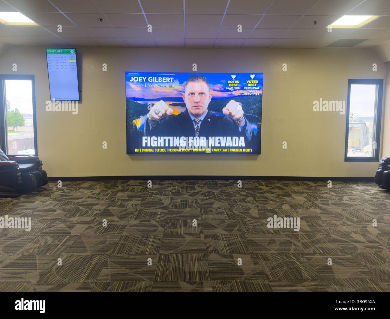 17. MAI 2025 - Nevada, USA - Ein typischer Werbespot für einen Anwalt oder eine Prozessfirma in den USA Stockfoto