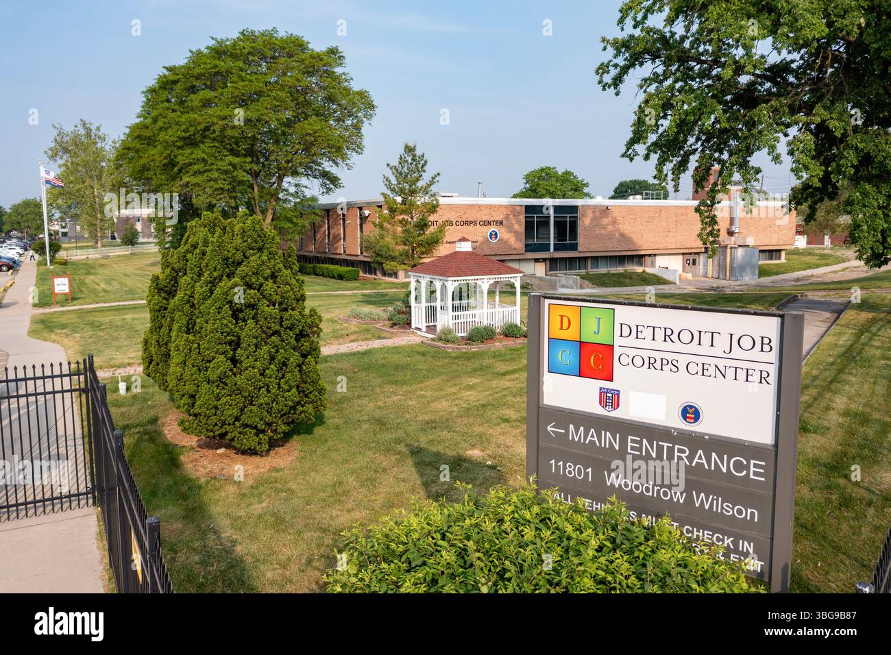 Detroit, Michigan, USA. Juni 2025. Das Detroit Jobs Corps Center, eines von drei in Michigan und 99 landesweit von der Trump-Regierung geschlossen. Das Residential Job Corps Trainingsprogramm hilft jungen Menschen mit niedrigem Einkommen, die High School zu beenden und Jobs zu bekommen. Quelle: Jim West/Alamy Live News Stockfoto