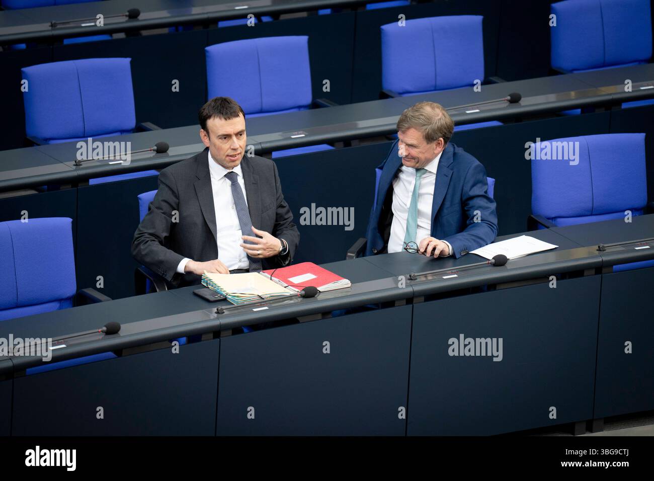 Johann Wadephul, Bundesaußenminister, Nils Schmid Sitzung, Bundestag, Plenum, Johann Wadephul, Bundesaußenminister, Nils Schmid Berlin Berlin GER *** Johann Wadephul, Bundesaußenminister, Nils Schmid Session, Bundestag, Plenum, Johann Wadephul, Bundesaußenminister Nils Schmid Berlin Berlin GER Stockfoto