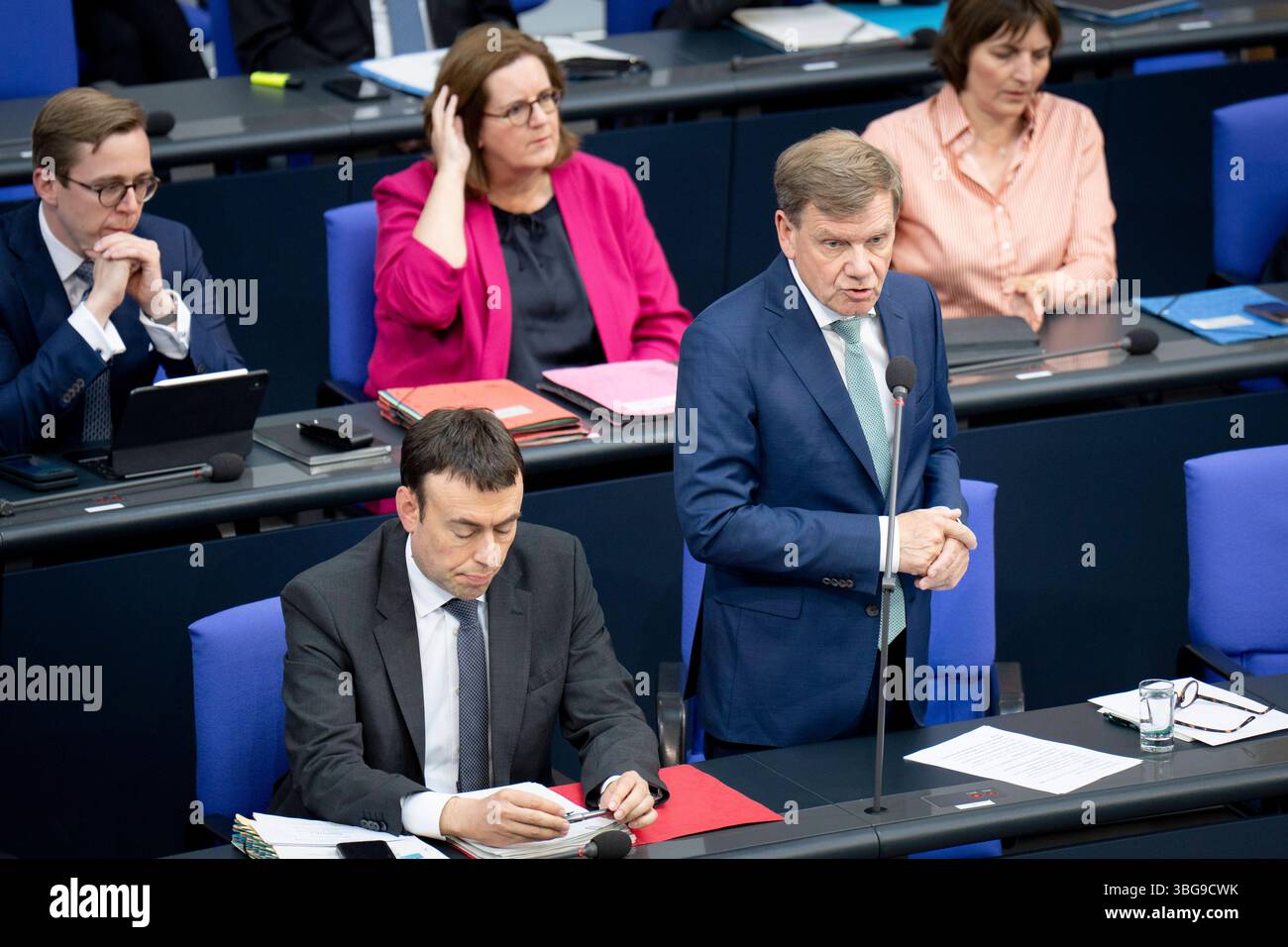 Johann Wadephul, Bundesaußenminister, Nils Schmid Sitzung, Bundestag, Plenum, Johann Wadephul, Bundesaußenminister, Nils Schmid Berlin Berlin GER *** Johann Wadephul, Bundesaußenminister, Nils Schmid Session, Bundestag, Plenum, Johann Wadephul, Bundesaußenminister Nils Schmid Berlin Berlin GER Stockfoto