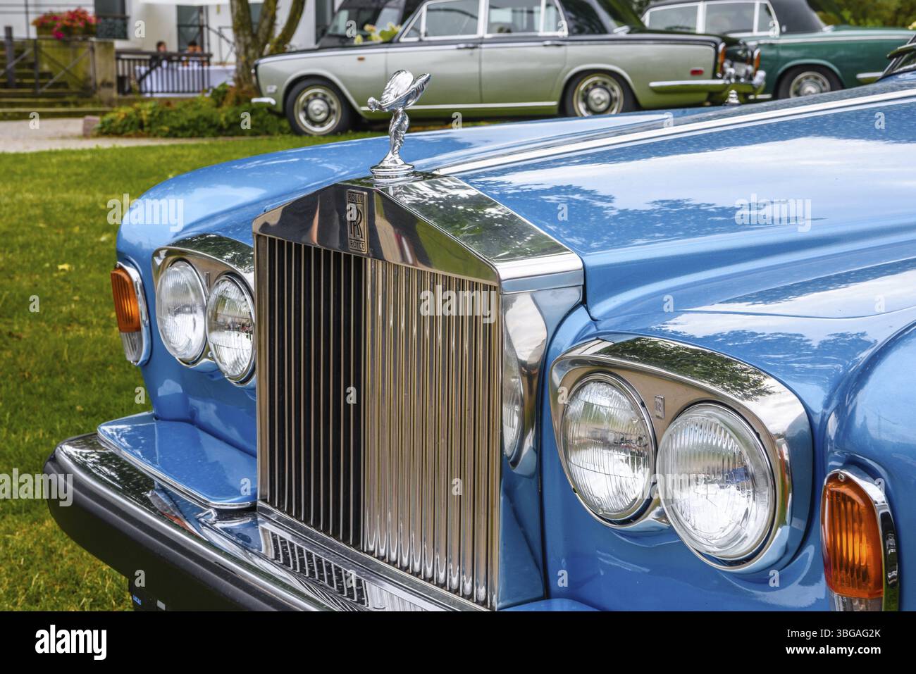 BADEN BADEN, Deutschland - JULI 2019: Blue ROLLS-ROYCE SILVER SHADOW Limousine 1965 1980, Oldtimer-Treffen im Kurgarten Stockfoto