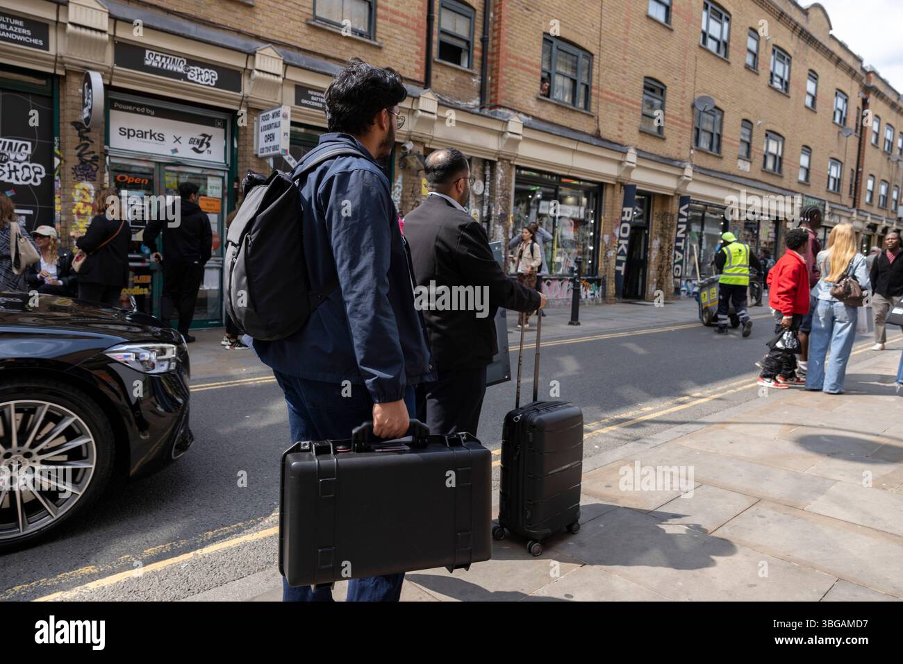 Brick Lane, im angesagten Londoner East End, pulsierende Street Art, Vintage-Läden und vielfältige Gastronomie und historische Bedeutung, England, Großbritannien Stockfoto