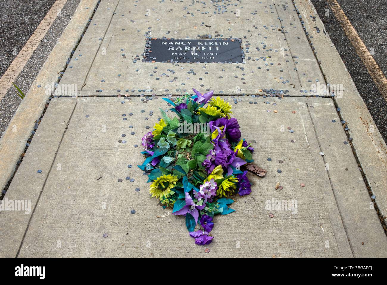 Grab in der Mitte der Straße in Franklin, Indiana. Nancy Barnett und sechs andere sind dort begraben. Stockfoto