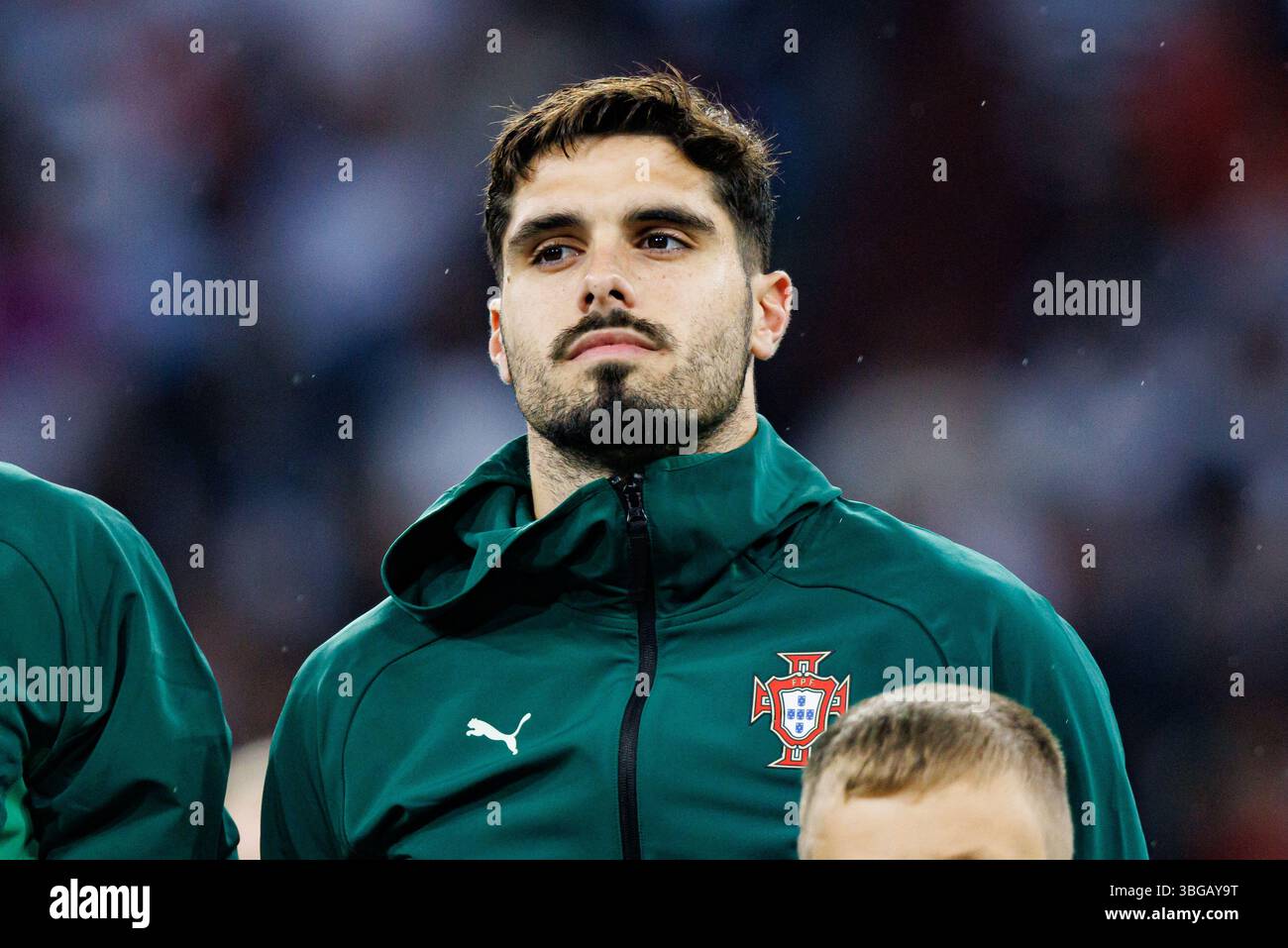 München, Deutschland. Juni 2025. Pedro Neto wurde während des offiziellen Trainings vor dem Halbfinalspiel der UEFA Nations League 2025 zwischen den Nationalmannschaften von Deutschland und Portugal (Maciej Rogowski) gesehen. Credit: Maciej Rogowski/Alamy Live News Stockfoto