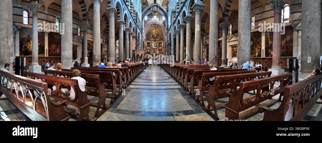 Pisa, Toskana, Italien: Detail aus dem Inneren der Kathedrale von Pisa, die Primatiale Kathedrale von Santa Maria Assunta, ist die Kathedrale der Erzdiözese Pis Stockfoto