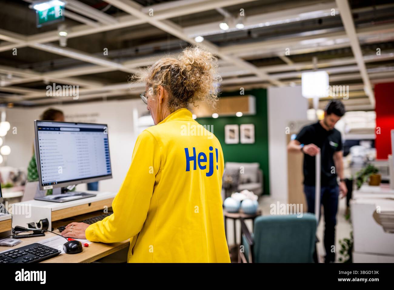Ikea kleidung -Fotos und -Bildmaterial in hoher Auflösung – Alamy