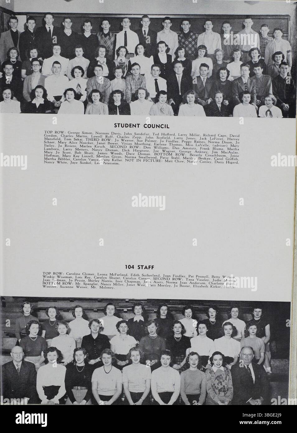 Das Memory Book Jahrbuch 1949 der North High School bietet einen detaillierten historischen Überblick über die Schule von ihrer Gründung im Jahr 1892 bis zu ihrer Schließung im Jahr 1979. Nachdem die Schule geschlossen wurde, wurde sie 2012 als Columbus International High School wieder eröffnet, wo sie eine Ausbildung für die Klassen 7 bis 12 anbot. Stockfoto