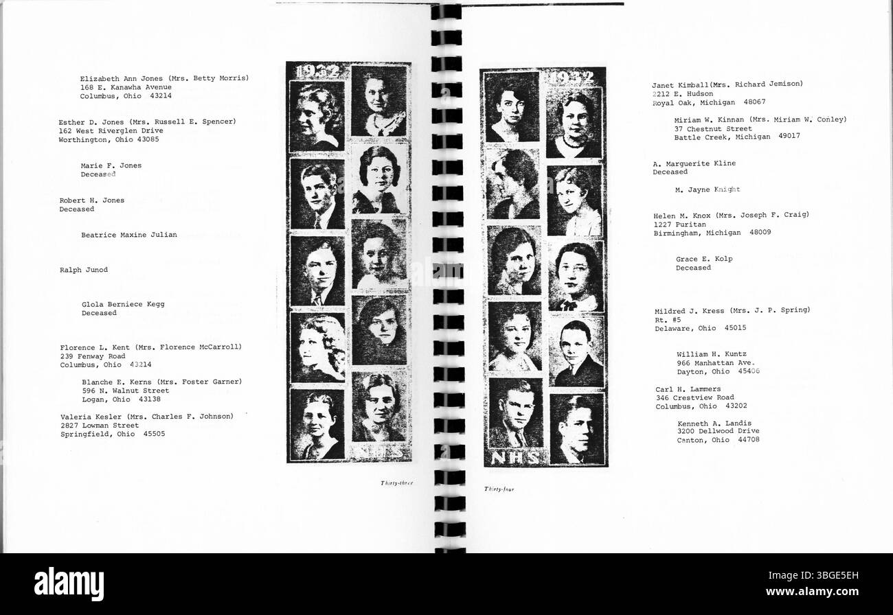 Dieses Souvenir-Heft vom 50. Klassentreffen der North High School 1932 enthält Fotos und Briefe von Klassenkameraden. Die ursprüngliche North High School, entworfen von Frank L. Packard, wurde 1893 an der 100 West 4th Avenue in Columbus, Ohio, gebaut. Es wurde 1924 durch ein neueres Gebäude an der 100 East Arcadia Avenue ersetzt. Die Schule wurde 1979 geschlossen und 2012 als Columbus International High School wieder eröffnet. Stockfoto