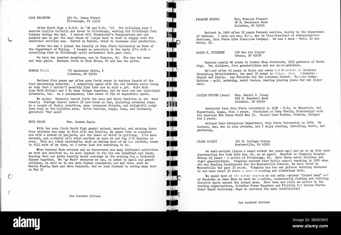 Dieses Booklet, das 1982 für das Klassentreffen der North High School of 1932 erstellt wurde, enthält Bilder und Briefe von ehemaligen Schülern. Die erste North High School wurde 1893 gegründet, in der 100 West 4th Avenue und von Frank L. Packard im romanischen Stil entworfen. Nachdem die Schule 1924 in die East Arcadia Avenue gezogen war, wurde sie 1979 geschlossen und 2012 wieder als Columbus International High School eröffnet. Stockfoto