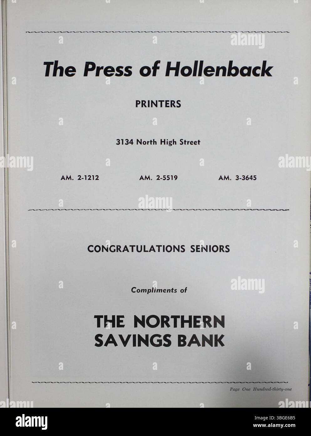 Das Jahrbuch „Memory Book“ der North High School aus dem Jahr 1955 bietet einen historischen Überblick über die architektonische Entwicklung der Schule, vom originalen Entwurf des romanischen Revival von Frank L. Packard bis zum neuen Gebäude im Jahr 1924 und seiner Schließung und Wiedereröffnung im Jahr 2012 als Columbus International High School. Stockfoto