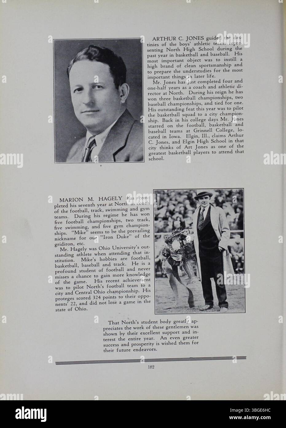 Das Jahrbuch „The Polaris Annual“ der North High School 1929 spiegelt die Geschichte der Schule wider, einschließlich des Übergangs von einem Gebäude im romanischen Revival, das von Frank L. Packard entworfen wurde, zu einem neuen Gebäude im Jahr 1924. Die Schule wurde 1979 geschlossen, aber 2012 als Columbus International High School wieder eröffnet. Stockfoto