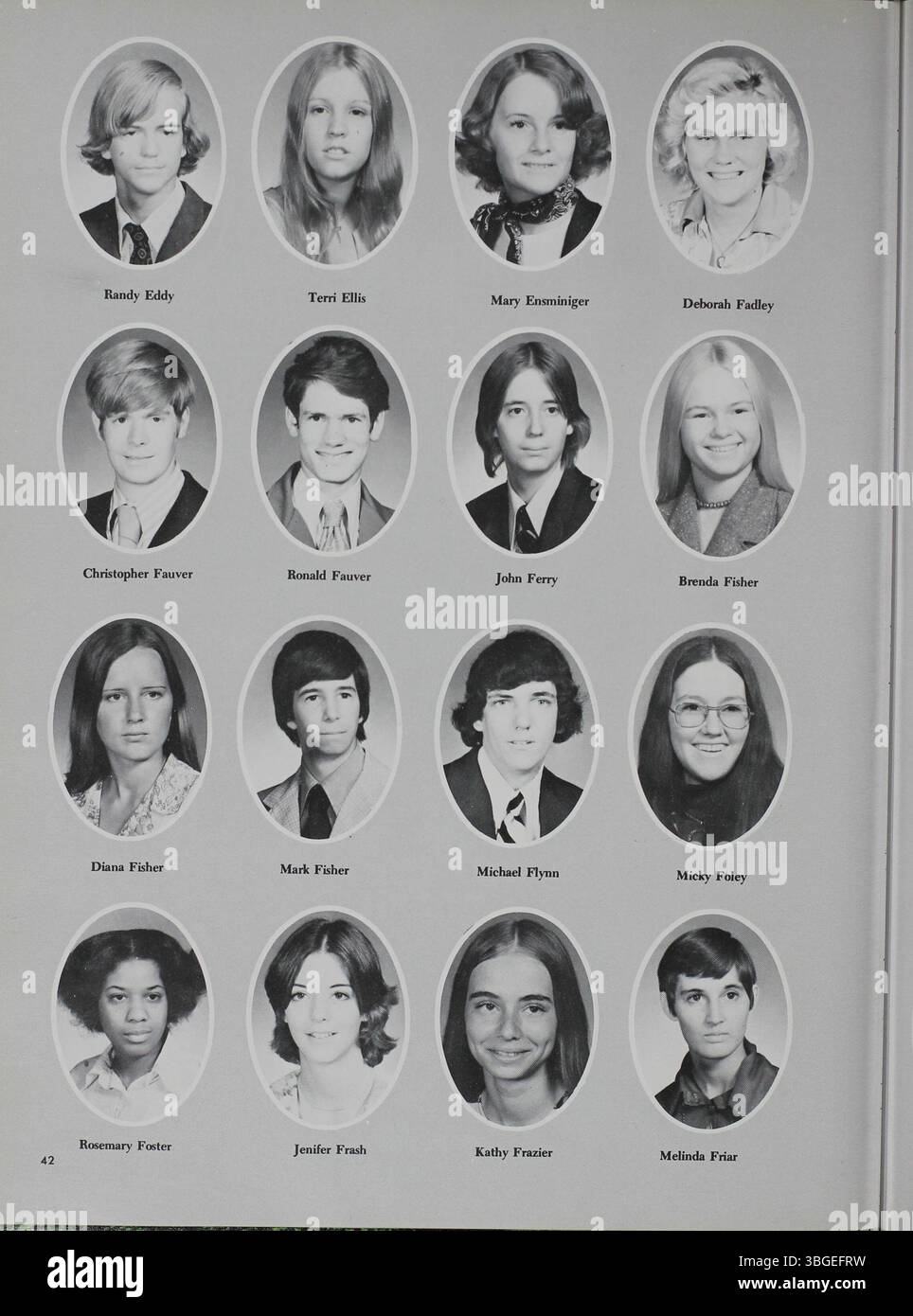 Das Jahrbuch 1976 von der North High School beschreibt die Ursprünge der Schule, einschließlich ihrer Gründung im Jahr 1893 und des romanischen Revival-Designs von Frank L. Packard. Nachdem 1924 ein neues Gebäude eröffnet wurde, wurde die Schule 1979 geschlossen und 2012 als Columbus International High School wieder eröffnet. Stockfoto