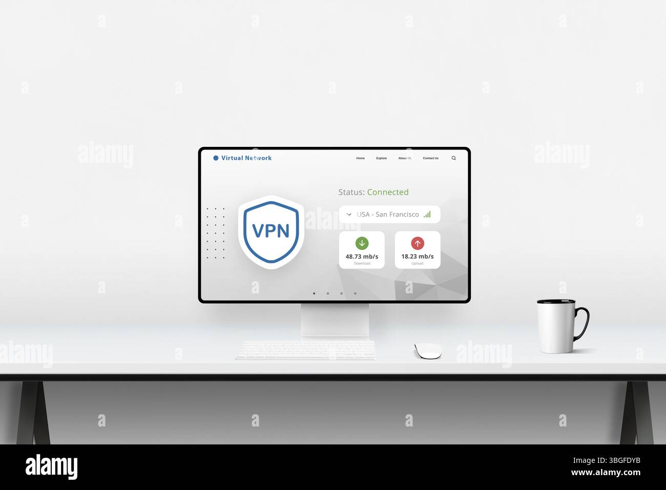 Vorderansicht einer Workstation mit einem Display, das ein elegantes VPN-Dashboard zeigt. Die Schnittstelle hebt einen Live-Verbindungsstatus zu einem US-Server hervor, wodurch Stockfoto