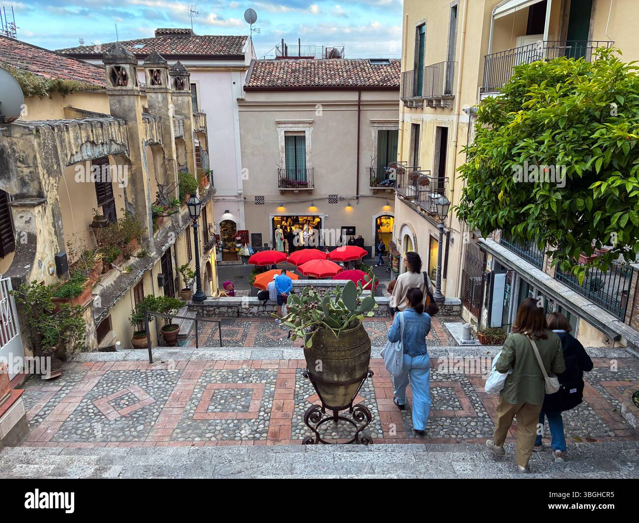 Handelsstraße in Taormina, Sizilien Stockfoto