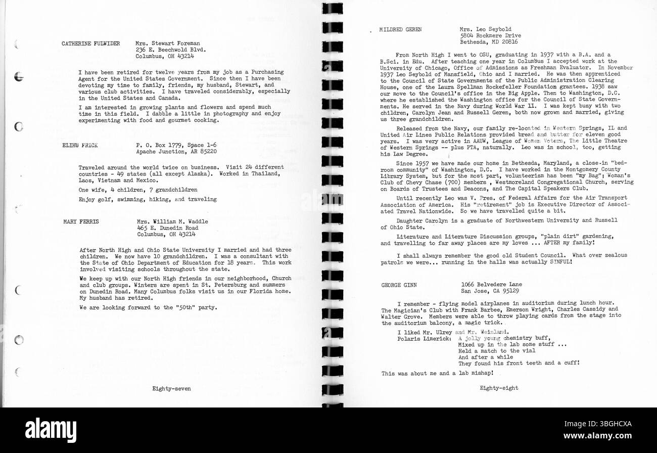 Dieses 50. Reunion Booklet aus dem Jahr 1982 enthält Bilder und Briefe aus der North High School Class von 1932. Die erste North High School wurde zwischen 1892 und 1893 an der 100 West 4th Avenue gebaut. Das von Frank L. Packard im romanischen Stil entworfene Gebäude wurde 1924 ersetzt. Das zweite Gebäude an der 100 East Arcadia Avenue wurde 2012 als Columbus International High School umfunktioniert. Stockfoto