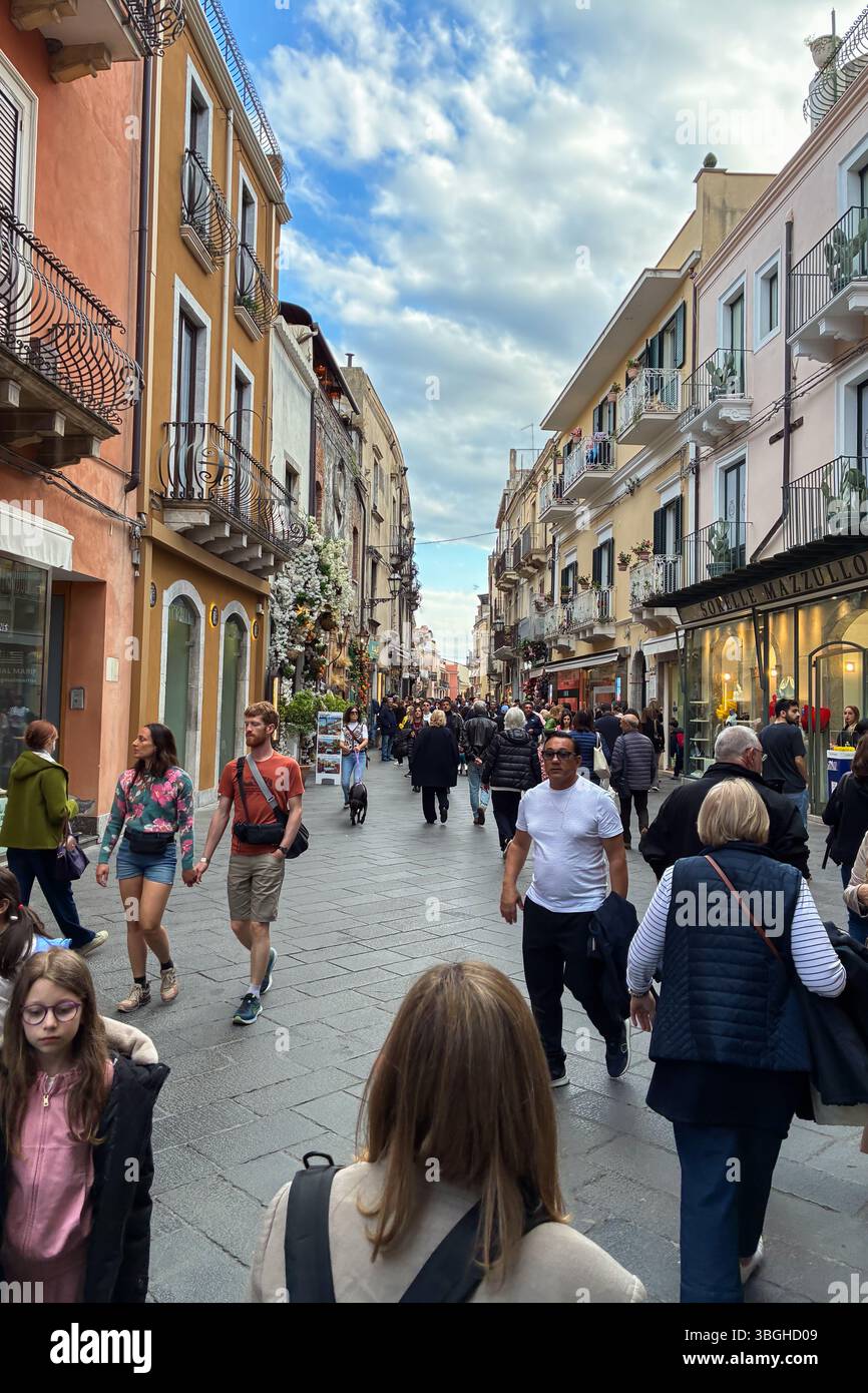 Handelsstraße in Taormina, Sizilien Stockfoto