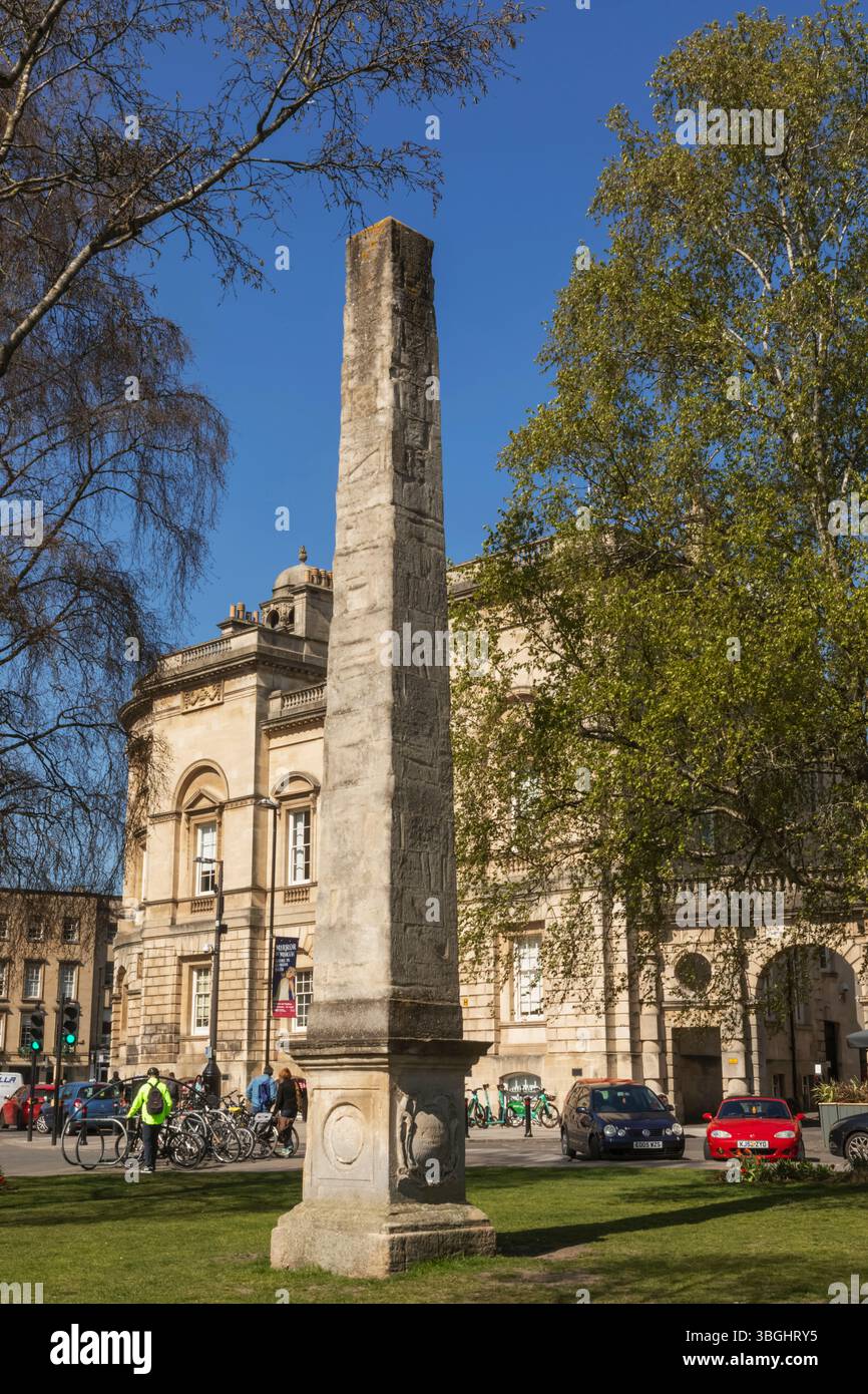England, Somerset, Bath, The Orange Grove Park, Obelisk Memorial, gewidmet der Wiederherstellung der Gesundheit des Prinzen von Orange im Jahr 1734 Stockfoto