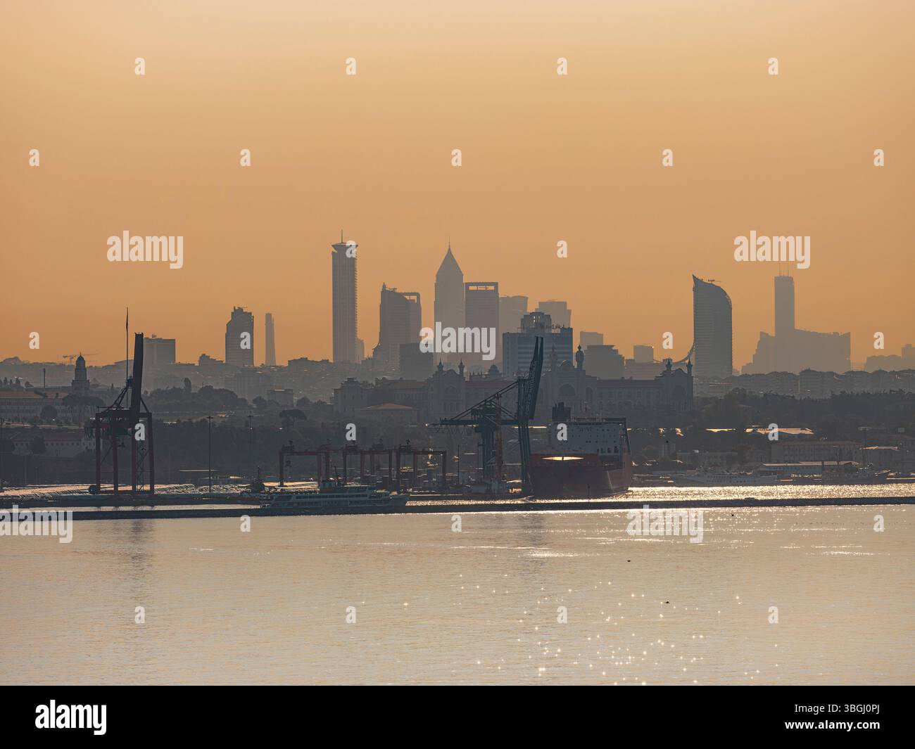 Istanbul, Bezirk Üsküdar, von Eminönü, Bosporus, Stockfoto