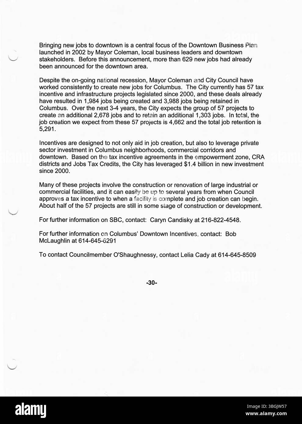 2003 veröffentlichte das Büro von Bürgermeister Michael Coleman mehrere Pressemitteilungen, in denen wichtige Neuigkeiten und Ereignisse in der Stadt Columbus beschrieben wurden. Michael B. Coleman, der von 2000 bis 2016 im Amt war, war der erste afroamerikanische Bürgermeister und der am längsten in der Geschichte der Stadt und trug während seiner Amtszeit maßgeblich zum politischen und kommunalen Leben bei. Stockfoto