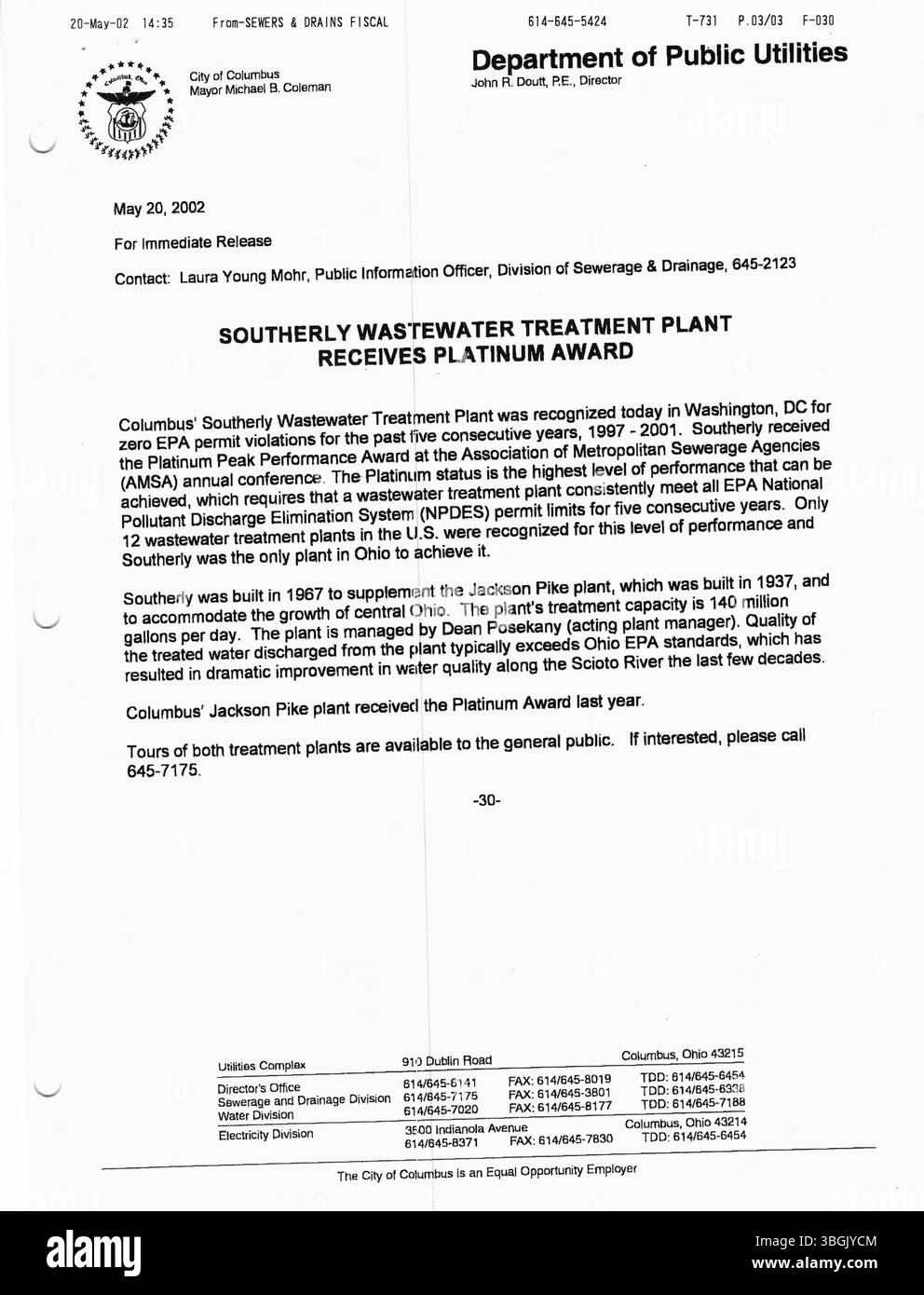 Die Pressemitteilungen des Büros von Bürgermeister Michael Coleman aus dem Jahr 2002 enthalten aktuelle Informationen zu den Initiativen, der politischen Führung und den Erfolgen der Stadt während seiner Amtszeit. Er war von 2000 bis 2016 Bürgermeister von Columbus und war der erste Afroamerikaner, der das Amt innehatte. Stockfoto