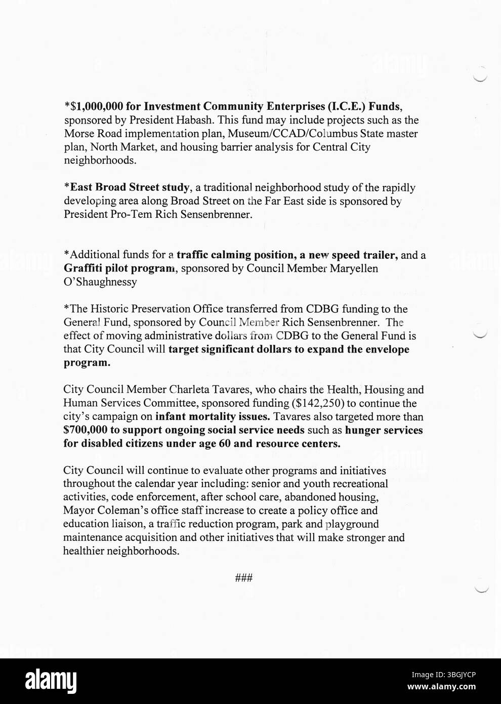 Die Pressemitteilungen von Bürgermeister Michael B. Colemans Büro im Jahr 2000 beleuchten wichtige politische Maßnahmen, Updates zur Stadtverwaltung, öffentliche Ankündigungen und Auswirkungen auf die Gemeinschaft während seiner vierjährigen Amtszeit. Er war der erste afroamerikanische Bürgermeister von Columbus, Ohio, und spielte eine wichtige Rolle bei der Entwicklung der Stadt. Stockfoto