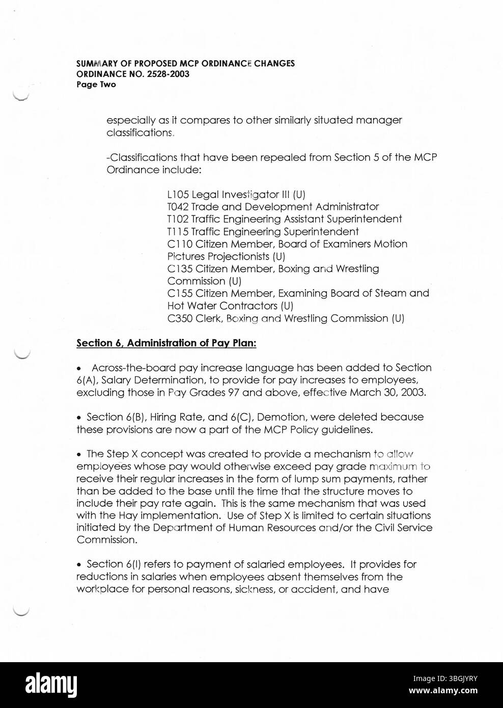 Pressemitteilungen des Büros von Bürgermeister Michael Coleman im Jahr 2003. Coleman war der erste afroamerikanische Bürgermeister von Columbus, Ohio, und bekleidete von 2000 bis 2016 vier Amtsperioden. Seine Führung umfasste bedeutende politische Meilensteine, darunter die Ernennung zum am längsten dienenden Bürgermeister in der Geschichte der Stadt. Stockfoto