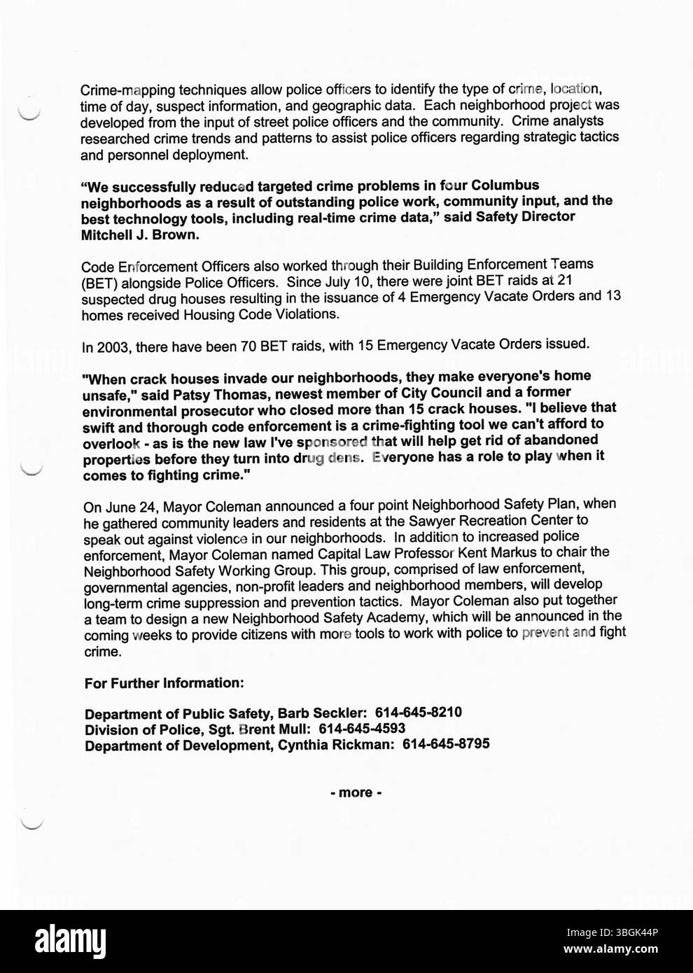 Diese Pressemitteilung aus dem Jahr 2003 spiegelt Mitteilungen aus dem Büro von Bürgermeister Michael Coleman wider, einschließlich wichtiger politischer und kommunaler Ankündigungen. Coleman, der erste afroamerikanische Bürgermeister von Columbus, bekleidete von 2000 bis 2016 vier Amtszeiten, was die Auszeichnung als der am längsten dienende Bürgermeister in der Geschichte der Stadt erreichte. Stockfoto