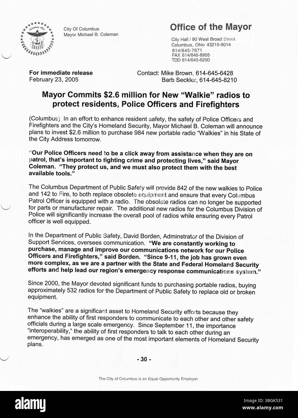 Seite 59 der Pressemitteilungen von Bürgermeister Michael Coleman aus dem Büro von 2005 beschreibt wichtige Aktivitäten und Erklärungen, die während seiner Amtszeit als 52. Bürgermeister von Columbus, Ohio, abgegeben wurden. Coleman war der erste afroamerikanische Bürgermeister und diente von 2000 bis 2016, was eine historische Periode in der politischen Landschaft der Stadt markierte. Stockfoto